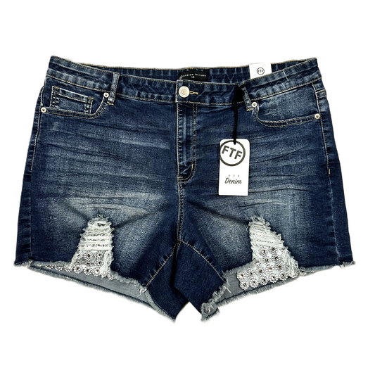 Shorts By Fashion to Figure  Size: 18