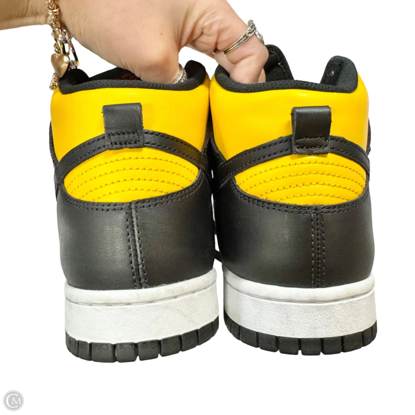 Shoes Sneakers By Nike In Black & Yellow, Size: 11