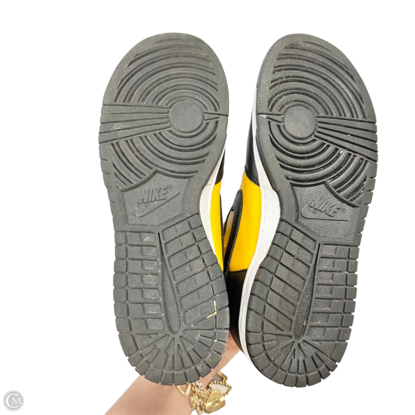 Shoes Sneakers By Nike In Black & Yellow, Size: 11