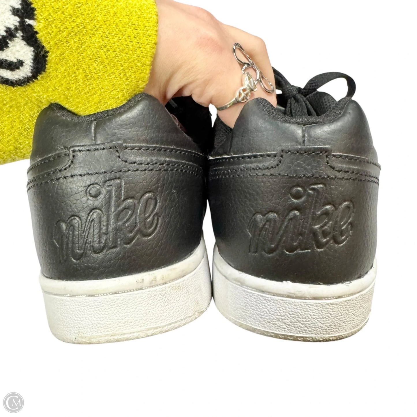 Shoes Sneakers By Nike In Black & White, Size: 8.5
