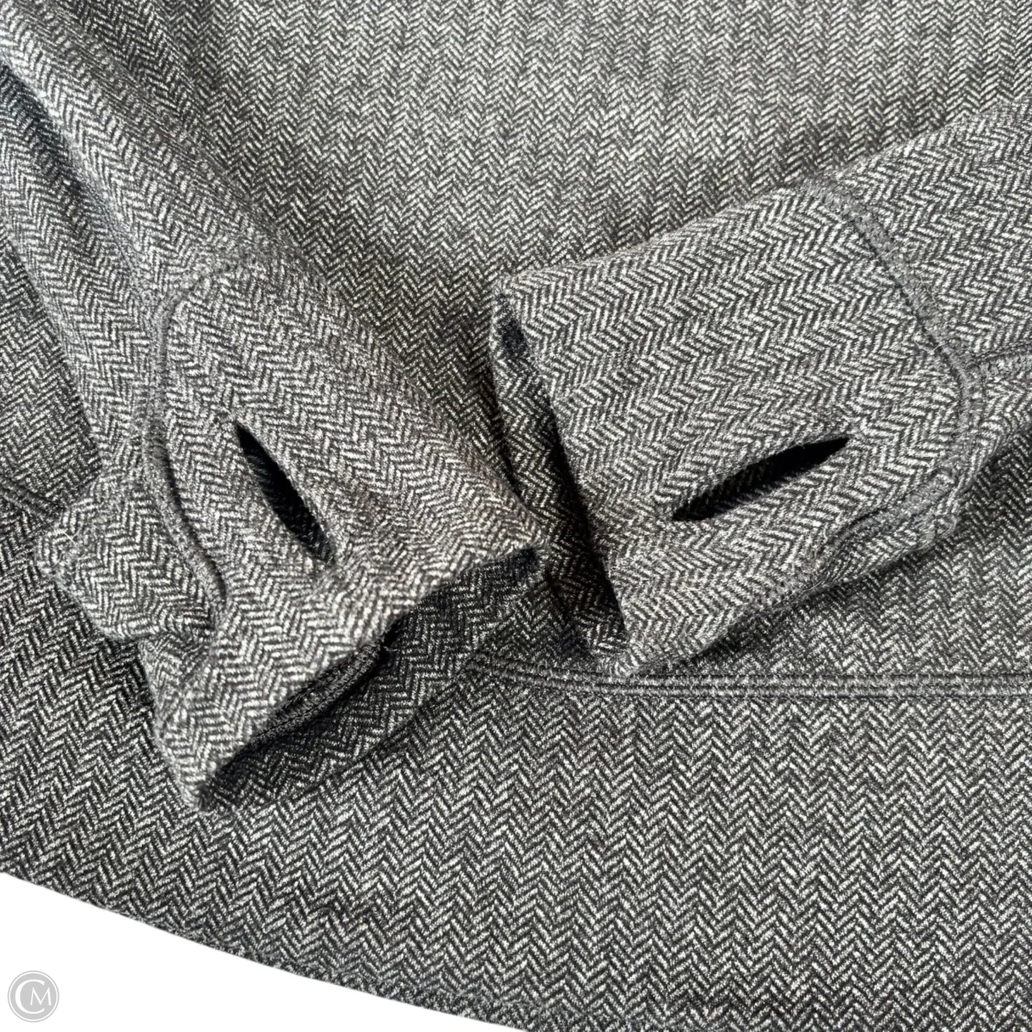 Athletic Top Long Sleeve Collar By Lululemon In Grey, Size: M