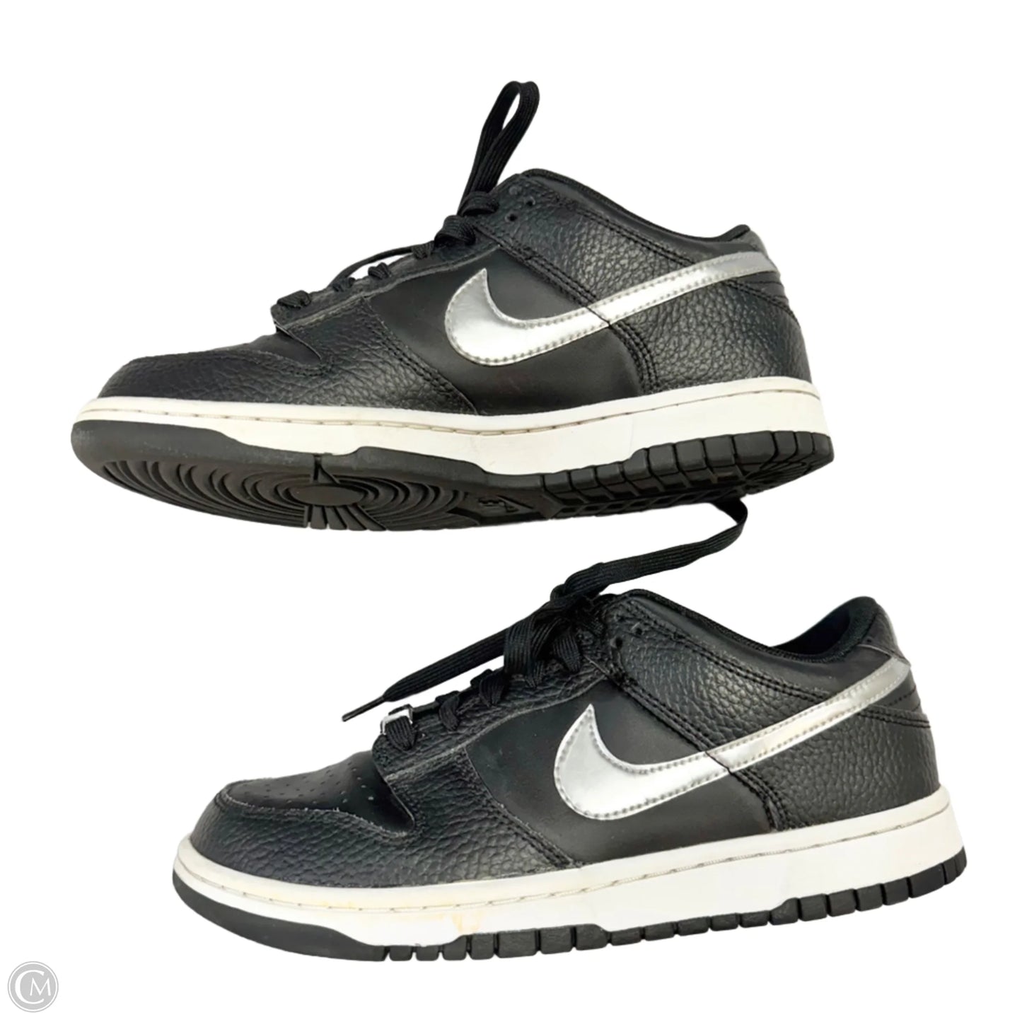 Shoes Sneakers By Nike In Black & Silver, Size: 8.5