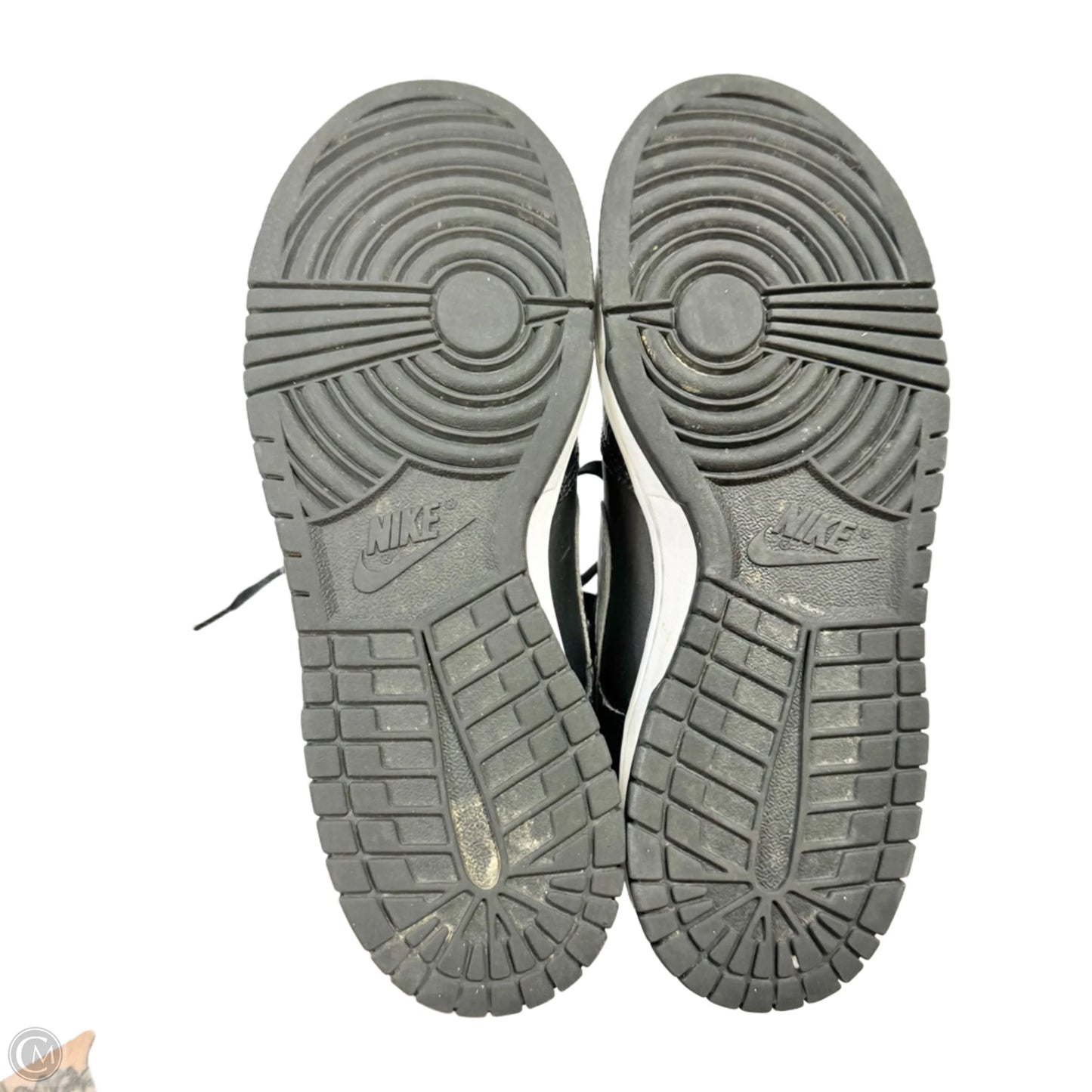 Shoes Sneakers By Nike In Black & Silver, Size: 8.5