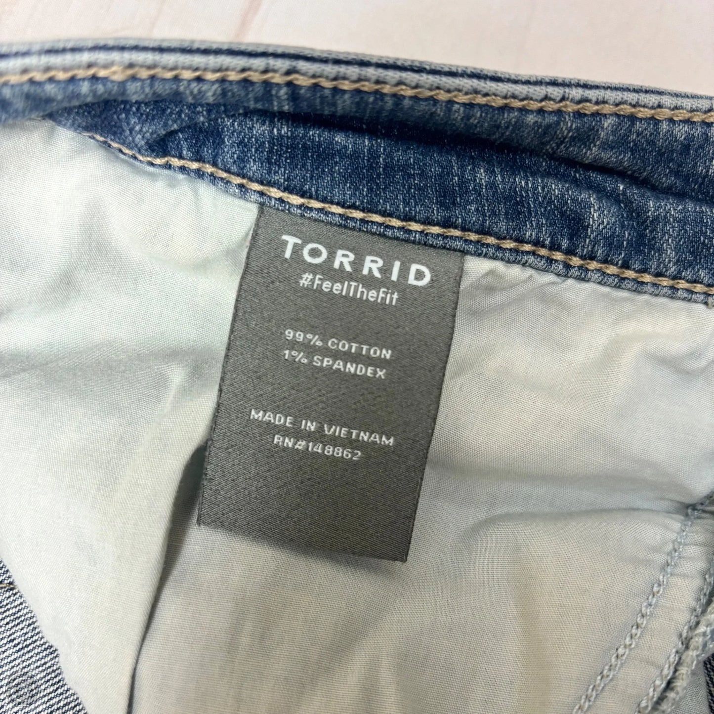 Jeans Cropped By Torrid In Blue Denim, Size: 20