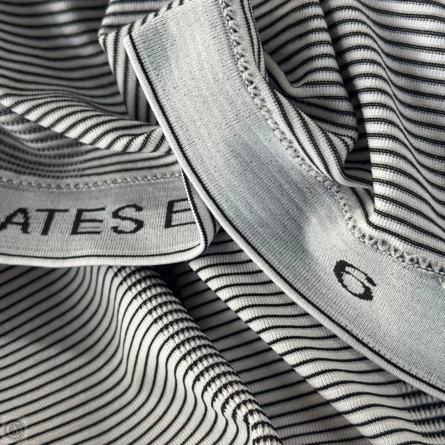 Athletic Top Short Sleeve By Lululemon In Striped Pattern, Size: S