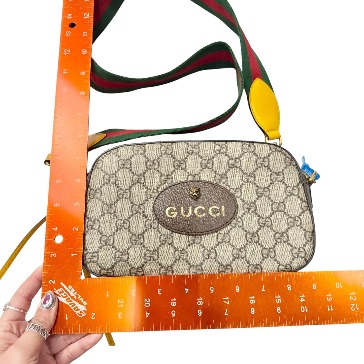 Crossbody Luxury Designer By Gucci, Size: Medium