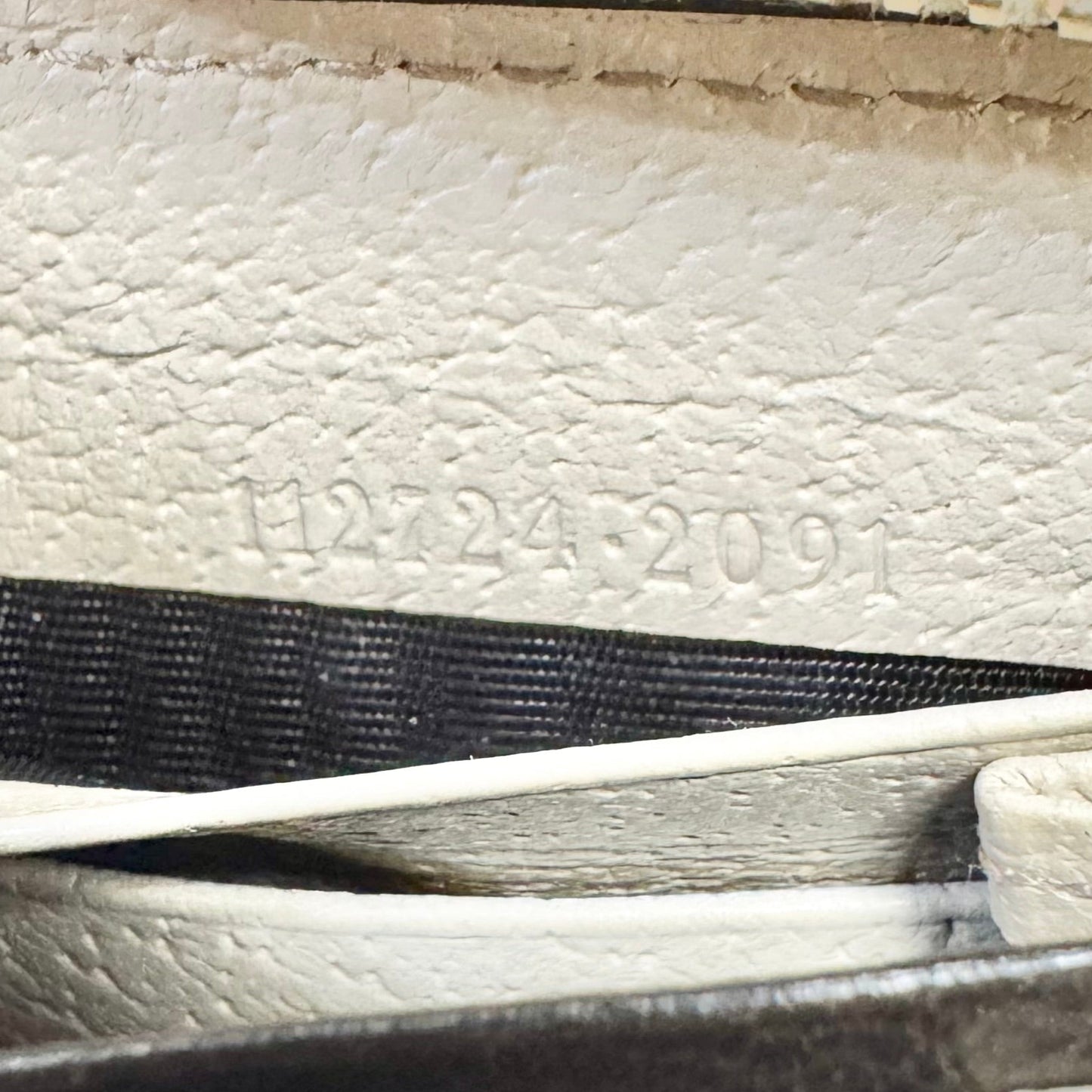 Wallet Luxury Designer By Gucci, Size: Medium