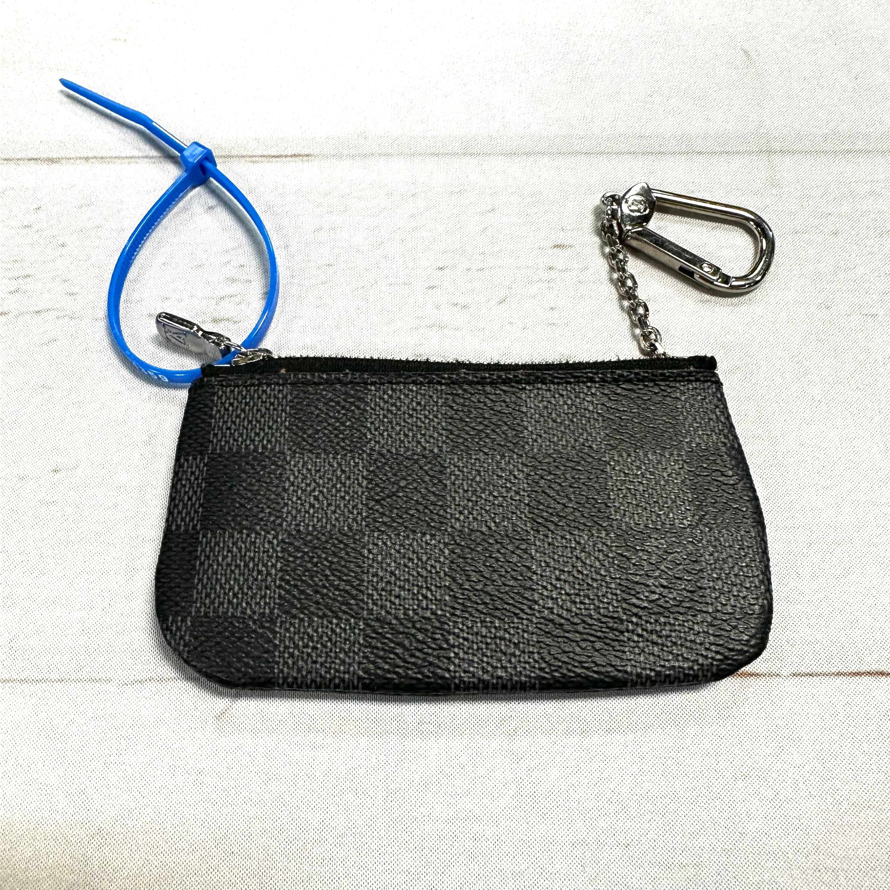 Coin Purse Luxury Designer By Louis Vuitton Size: Small – Clothes Mentor  Springfield PA #217