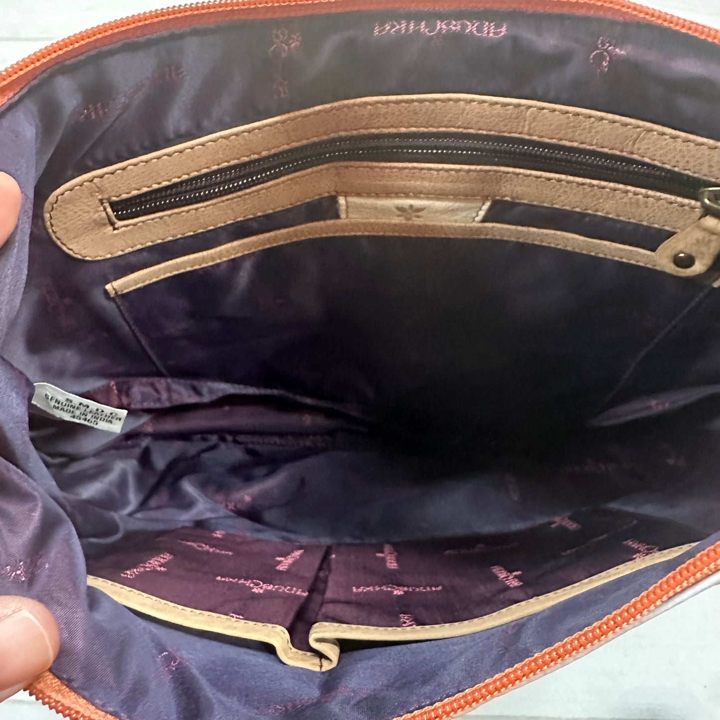 Handbag Leather By Anuschka  Size: Medium