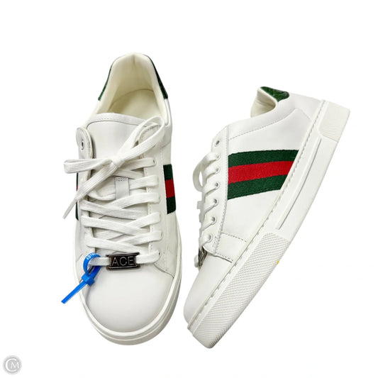 Shoes Luxury Designer By Gucci In White, Size: 6