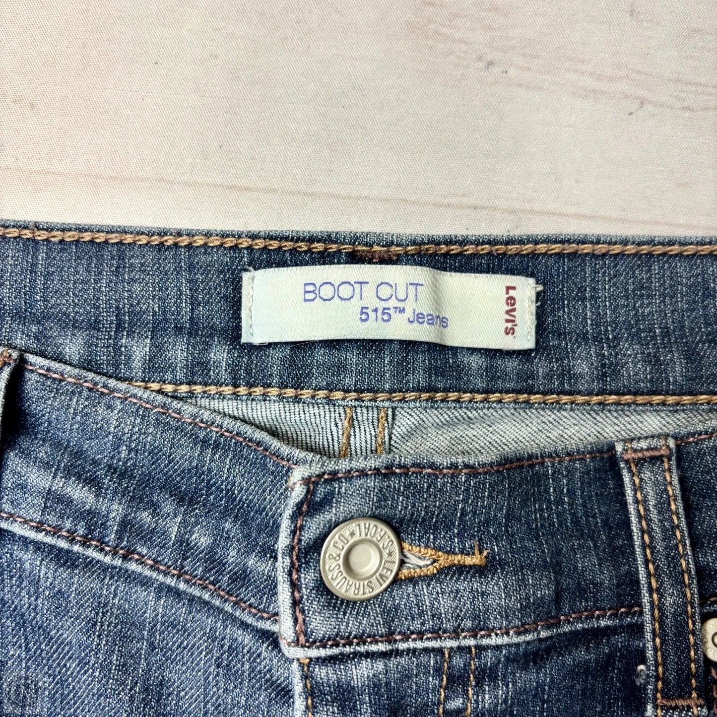 Jeans Boot Cut By Levis In Blue Denim, Size: 8