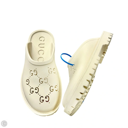 Sandals Luxury Designer By Gucci In Cream, Size: 8