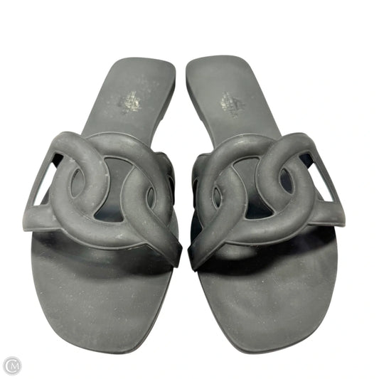 Sandals Luxury Designer By Hermes In Black, Size: 6