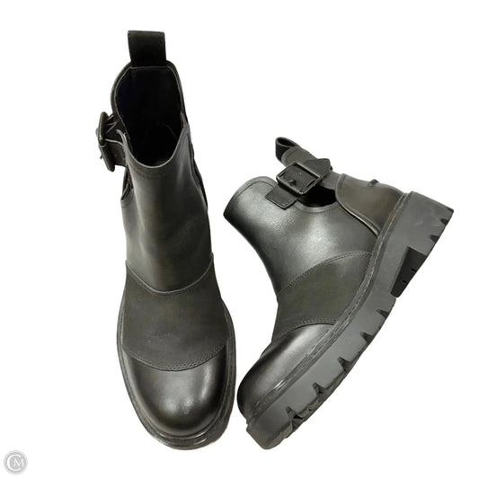 Boots Designer By Ugg In Black, Size: 8