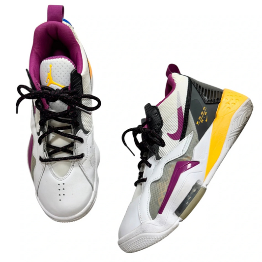 Shoes Luxury Designer By Jordan In White, Size: 8