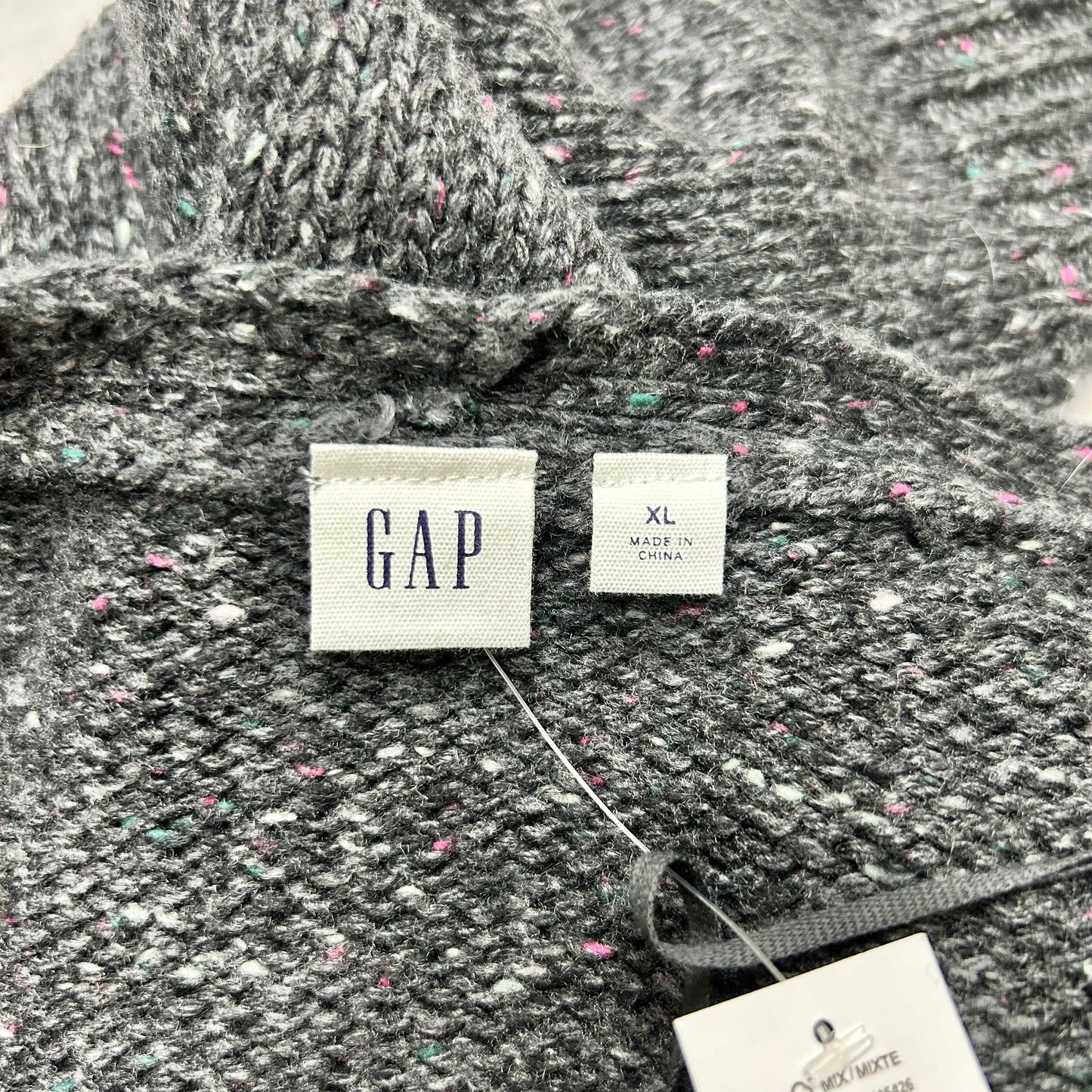 Sweater By Gap In Grey, Size: Xl