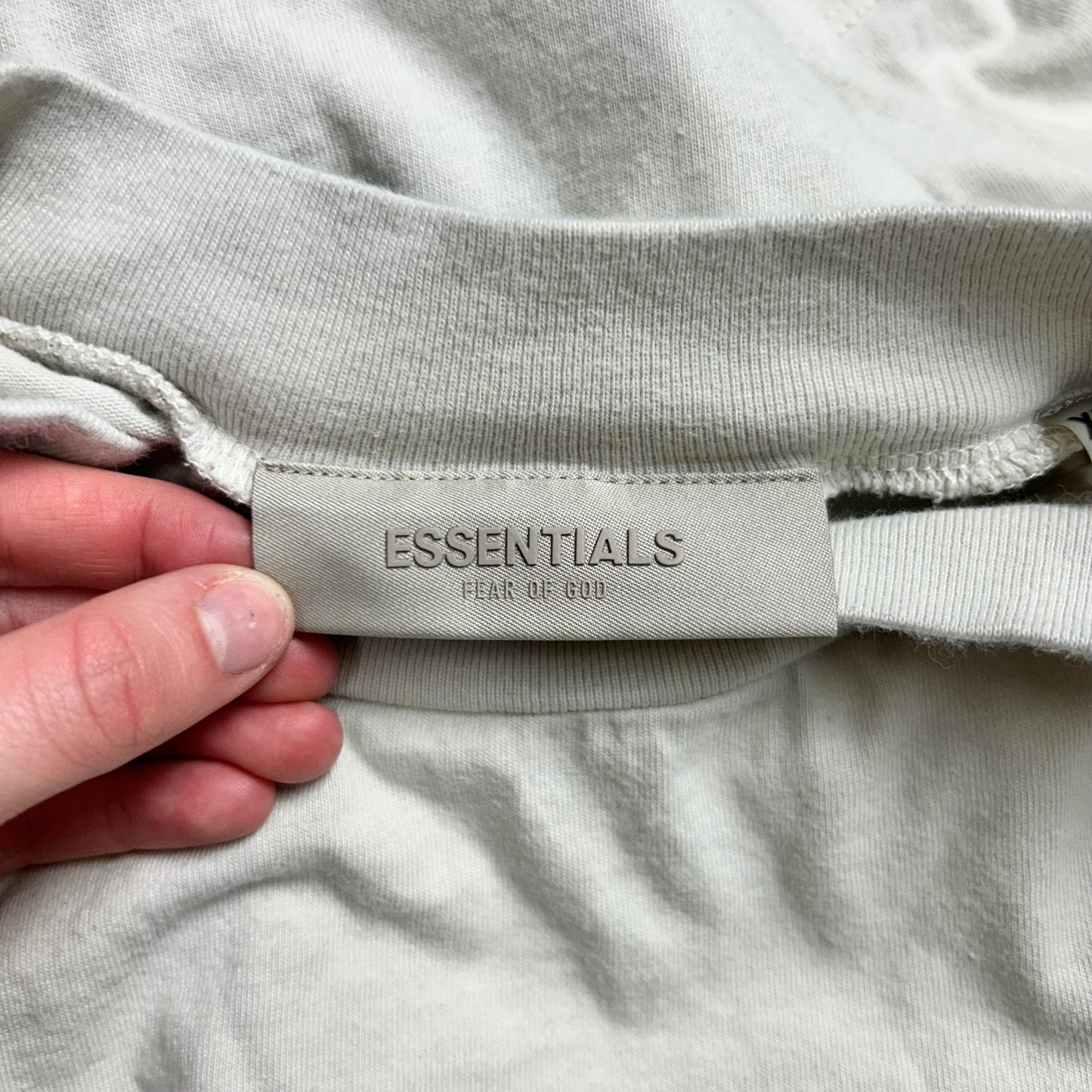 Top Short Sleeve By Essentials Fear Of God In Cream, Size: 1x