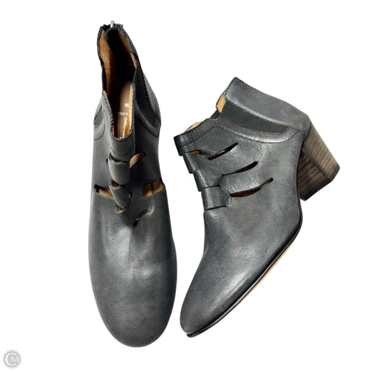 Boots Leather By Aquatalia In Black, Size: 8