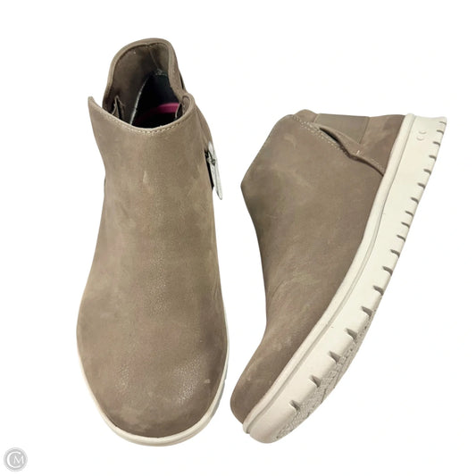 Boots Ankle Flats By Ryka In Taupe, Size: 8