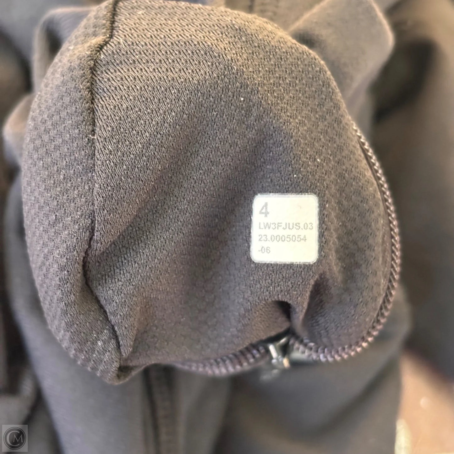 Athletic Top Long Sleeve Crewneck By Lululemon In Black, Size: S