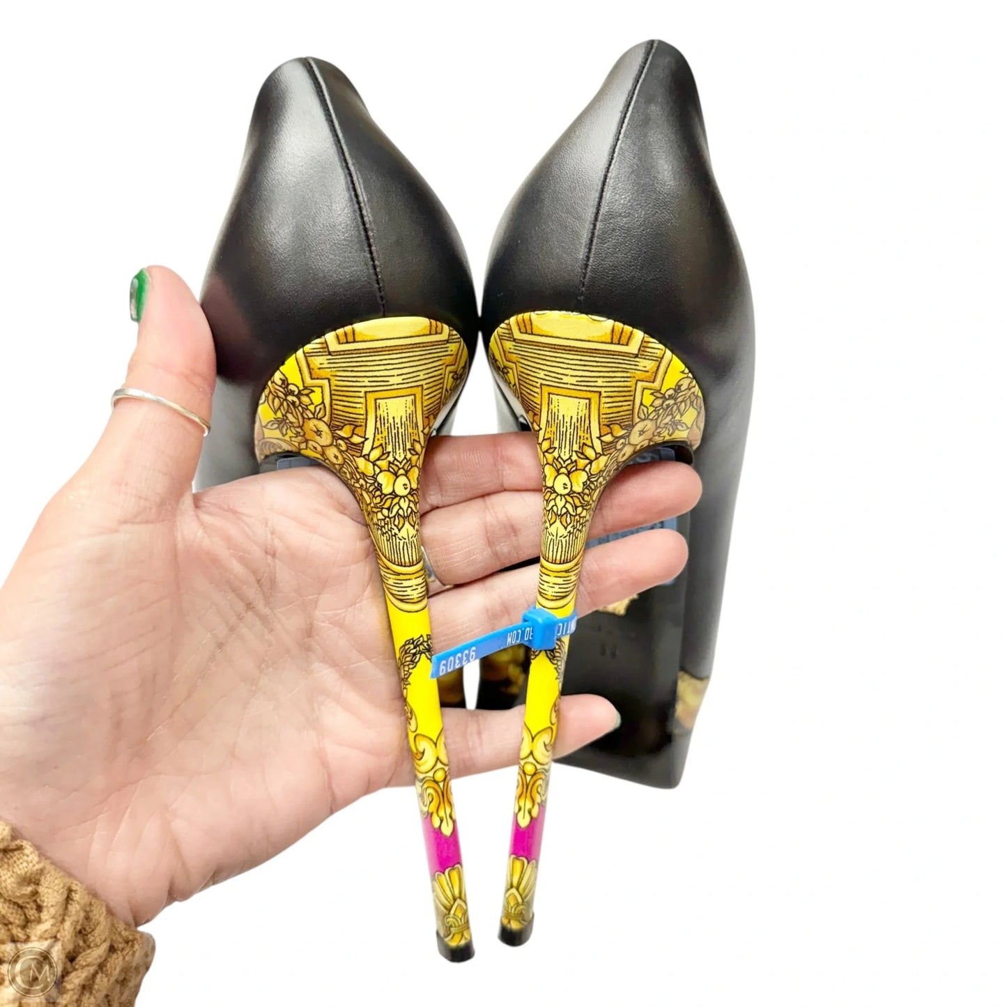 Shoes Luxury Designer By Versace In Black & Yellow, Size: 8.5