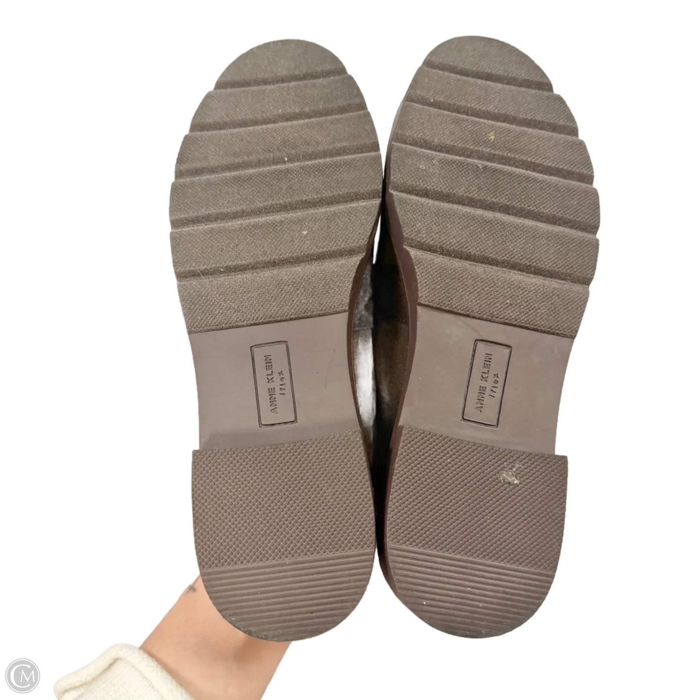 Shoes Flats By Anne Klein In Brown, Size: 7