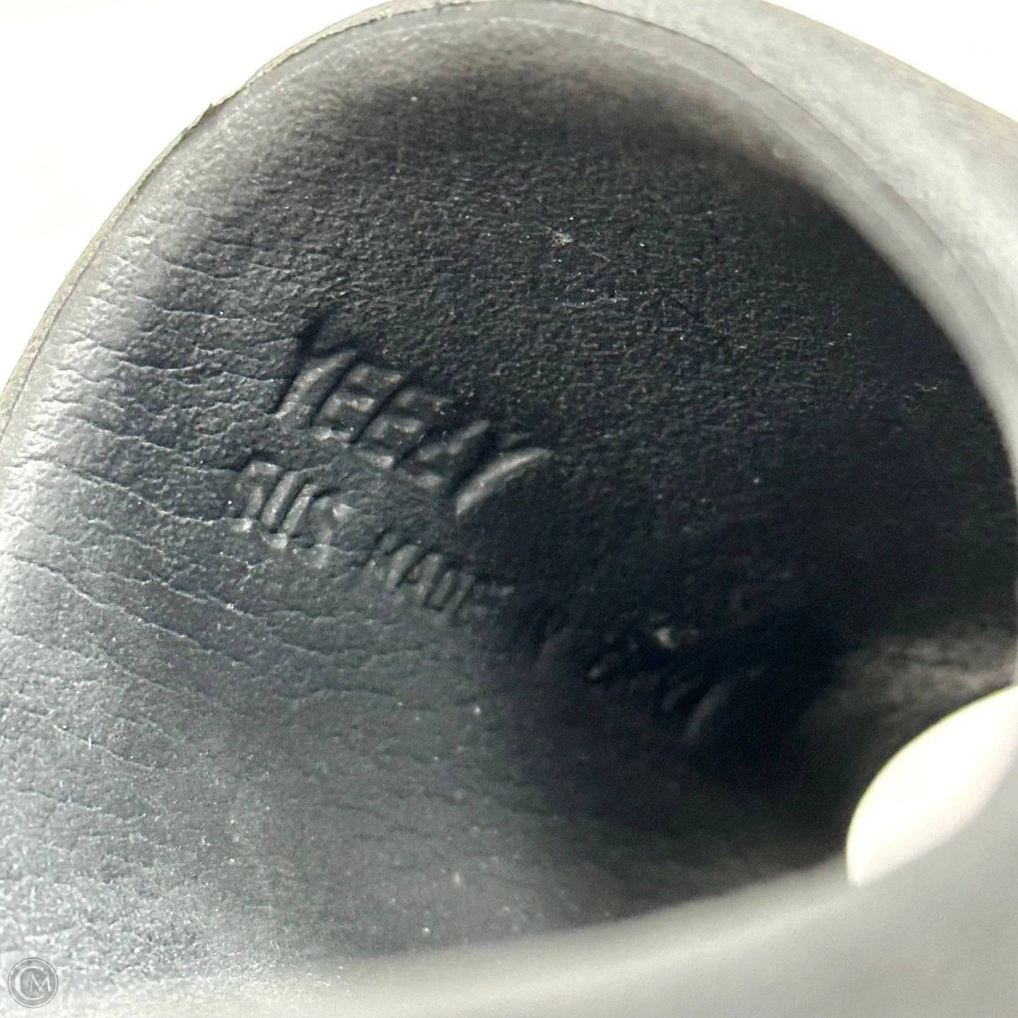 Sandals Luxury Designer By Yeezy In Black, Size: 5