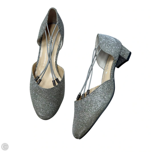 Shoes Flats By J Renee In Silver, Size: 7