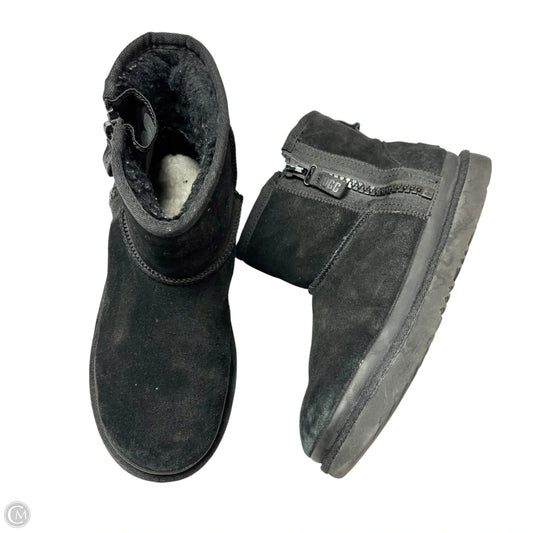 Boots Designer By Ugg In Black, Size: 6