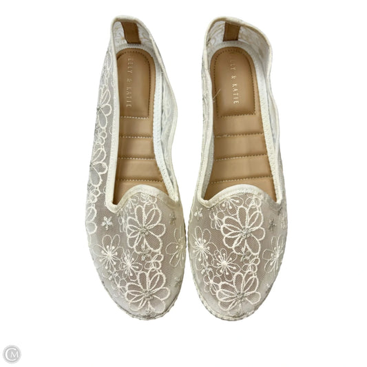 Shoes Flats By Kelly And Katie In Cream, Size: 9