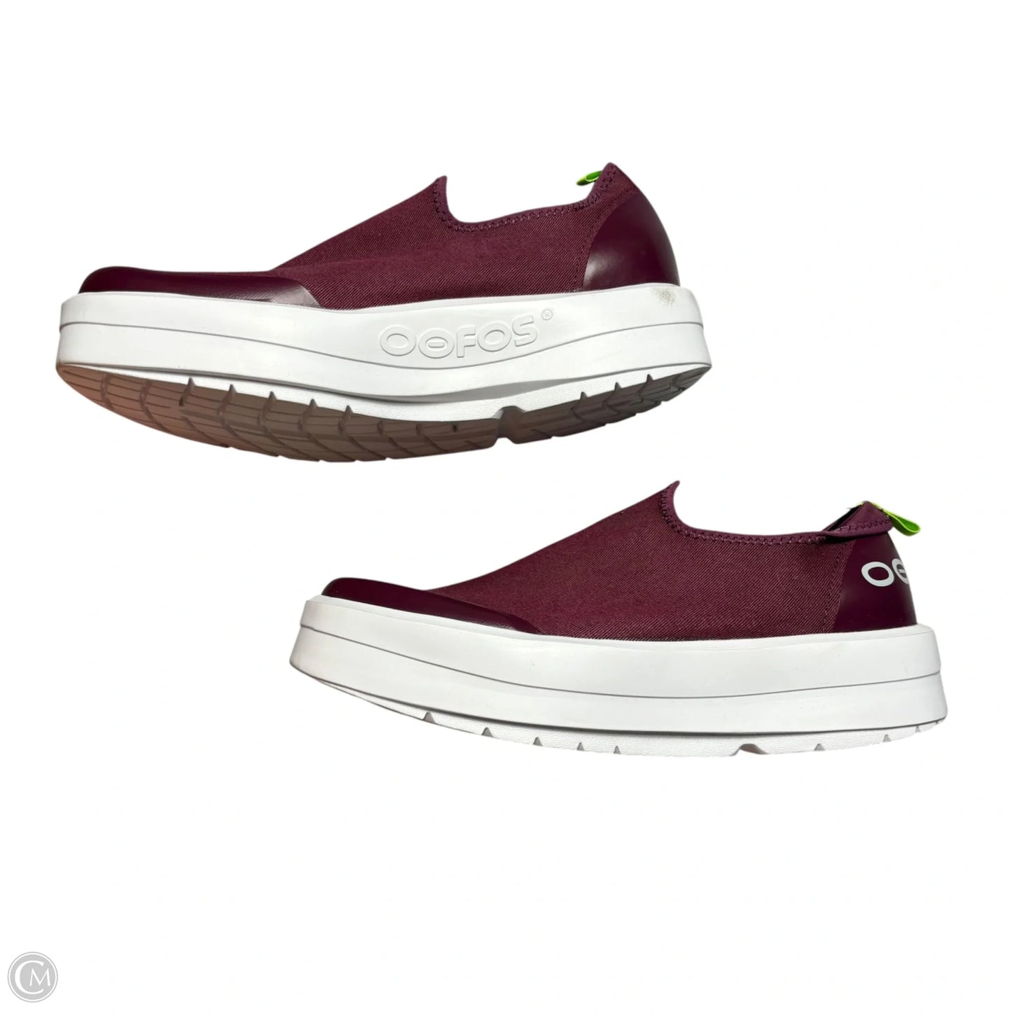 Shoes Sneakers By Oofos In Maroon, Size: 9.5