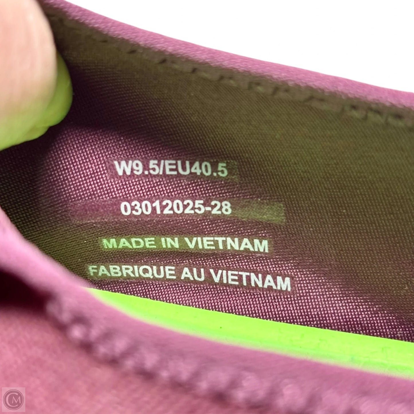 Shoes Sneakers By Oofos In Maroon, Size: 9.5