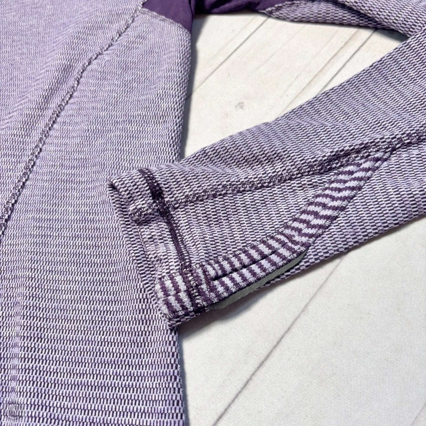 Athletic Top Long Sleeve Crewneck By Lululemon In Purple, Size: M