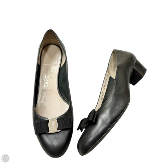 Shoes Luxury Designer By Ferragamo In Black, Size: 10