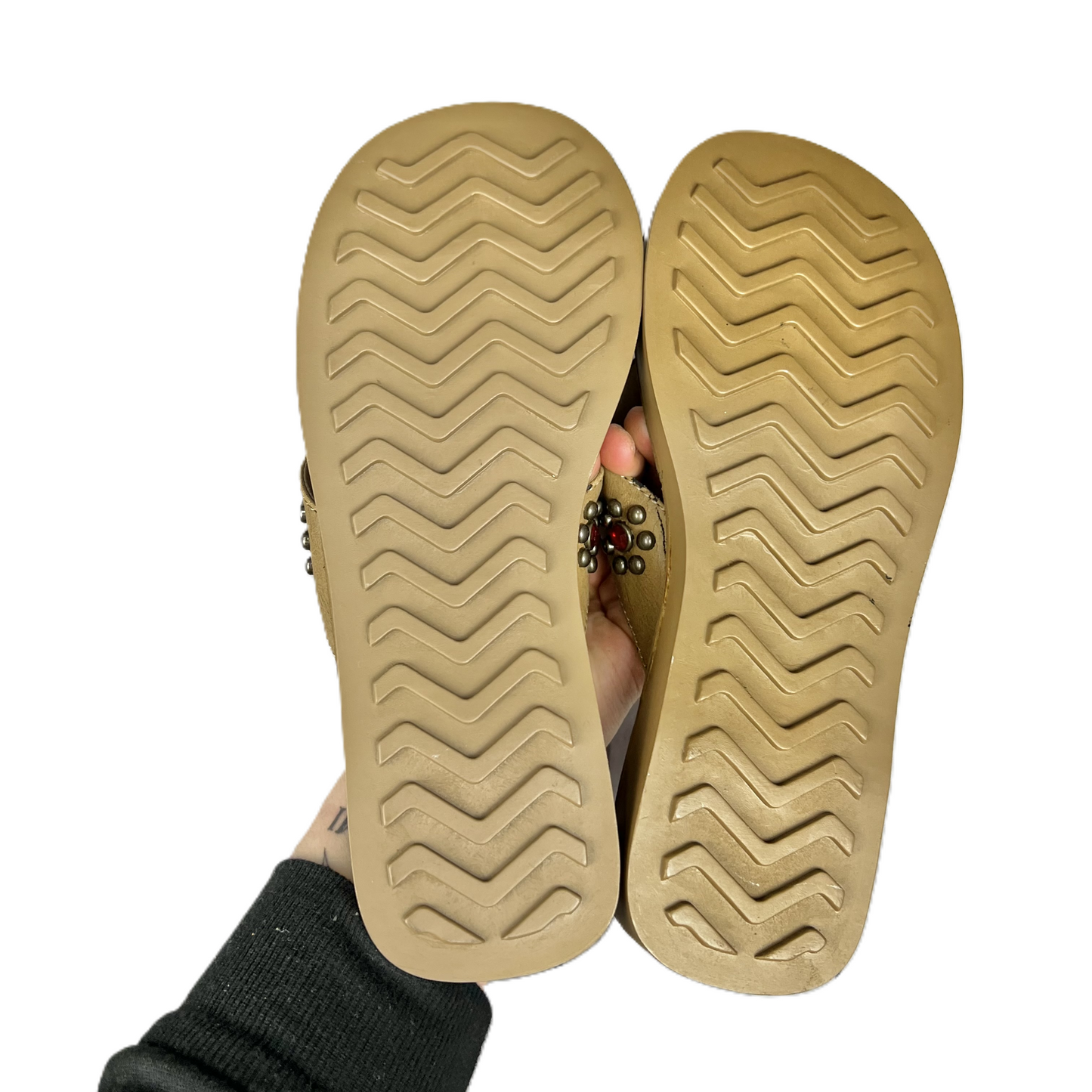 Brown Sandals Flip Flops By Lei, Size: 7.5