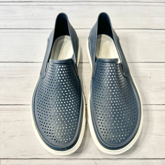 Shoes Flats By Crocs  Size: 7