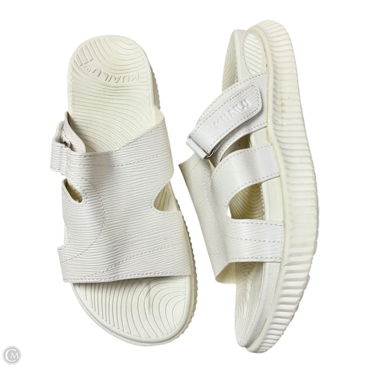 Sandals Flats By Kuailu In White, Size: 10