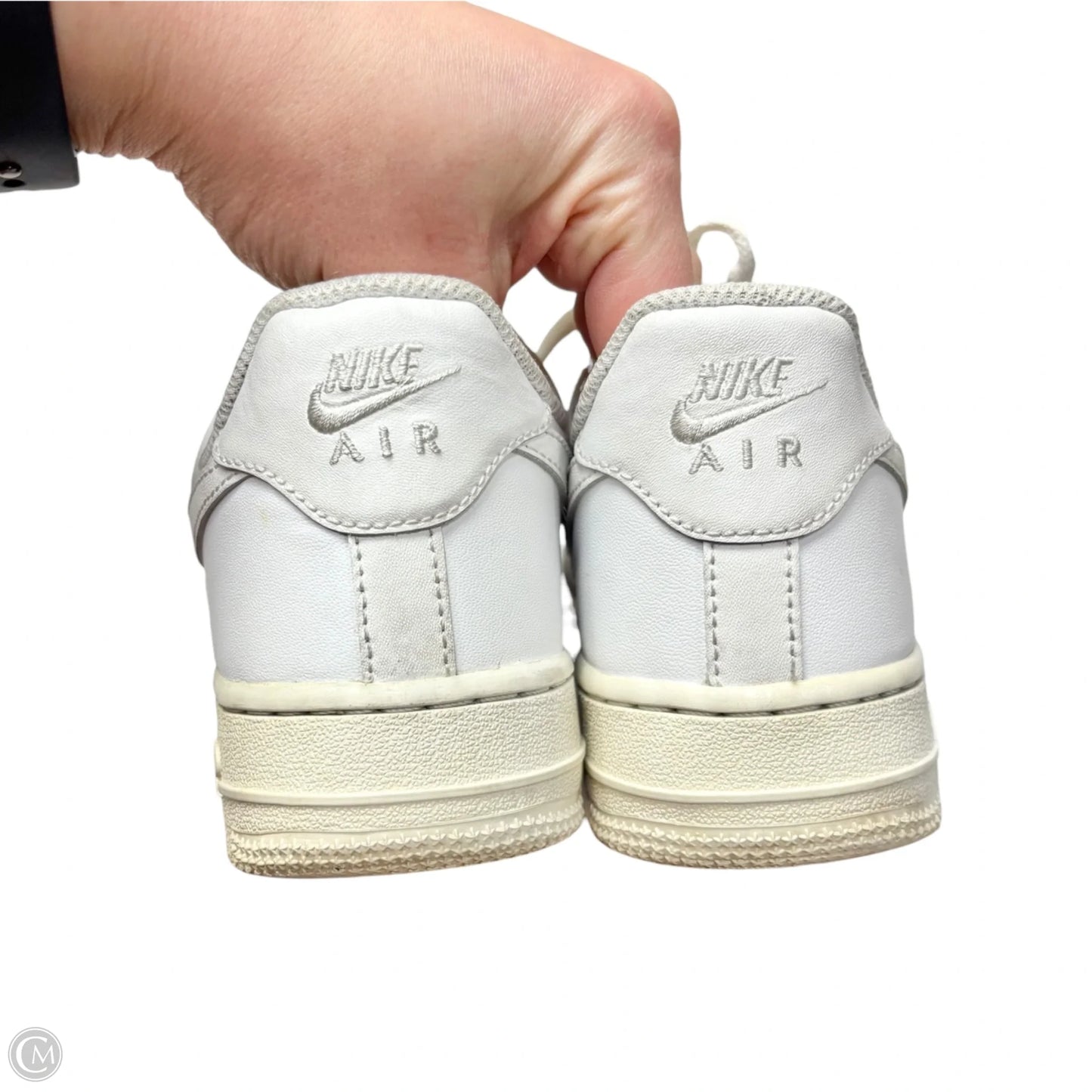 Shoes Sneakers By Nike In White, Size: 7