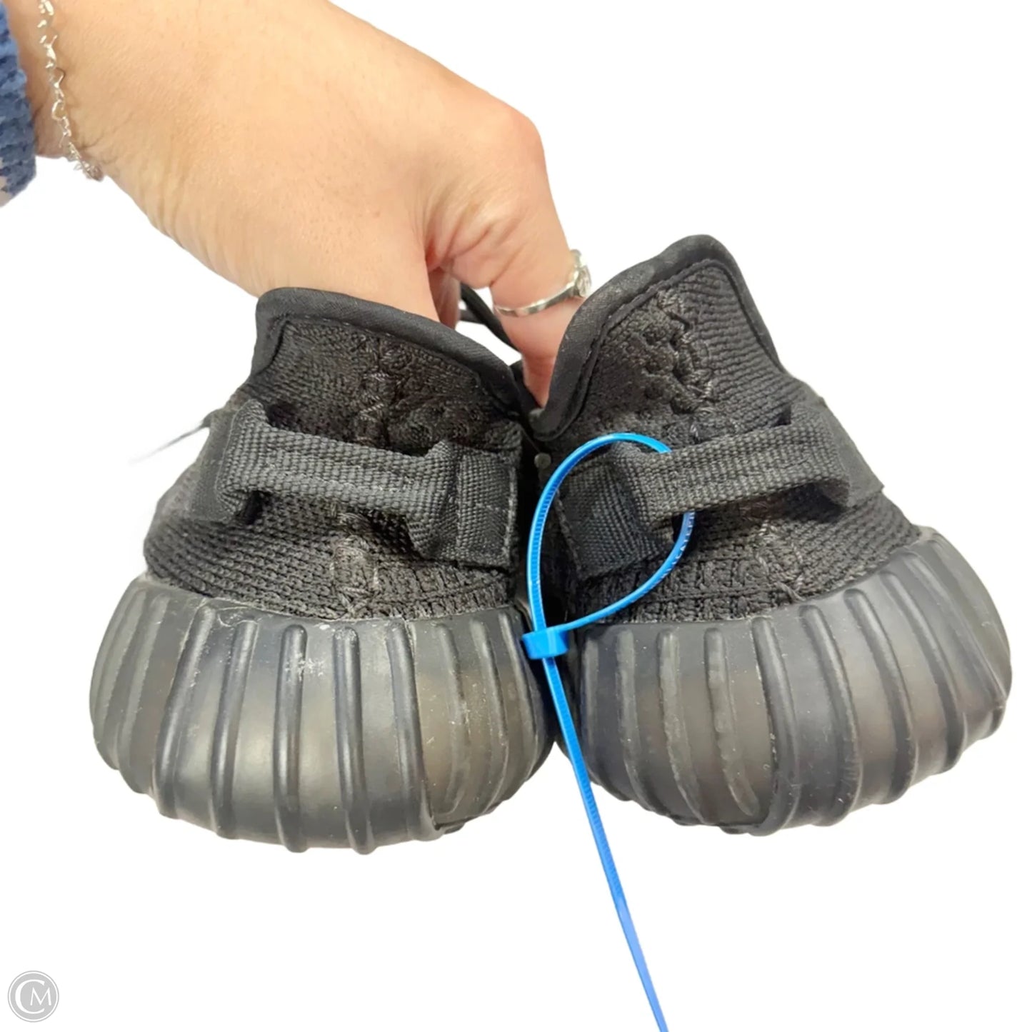 Shoes Luxury Designer By Yeezy In Black, Size: 8.5