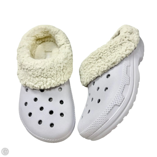 Shoes Flats By Crocs In Purple, Size: 7