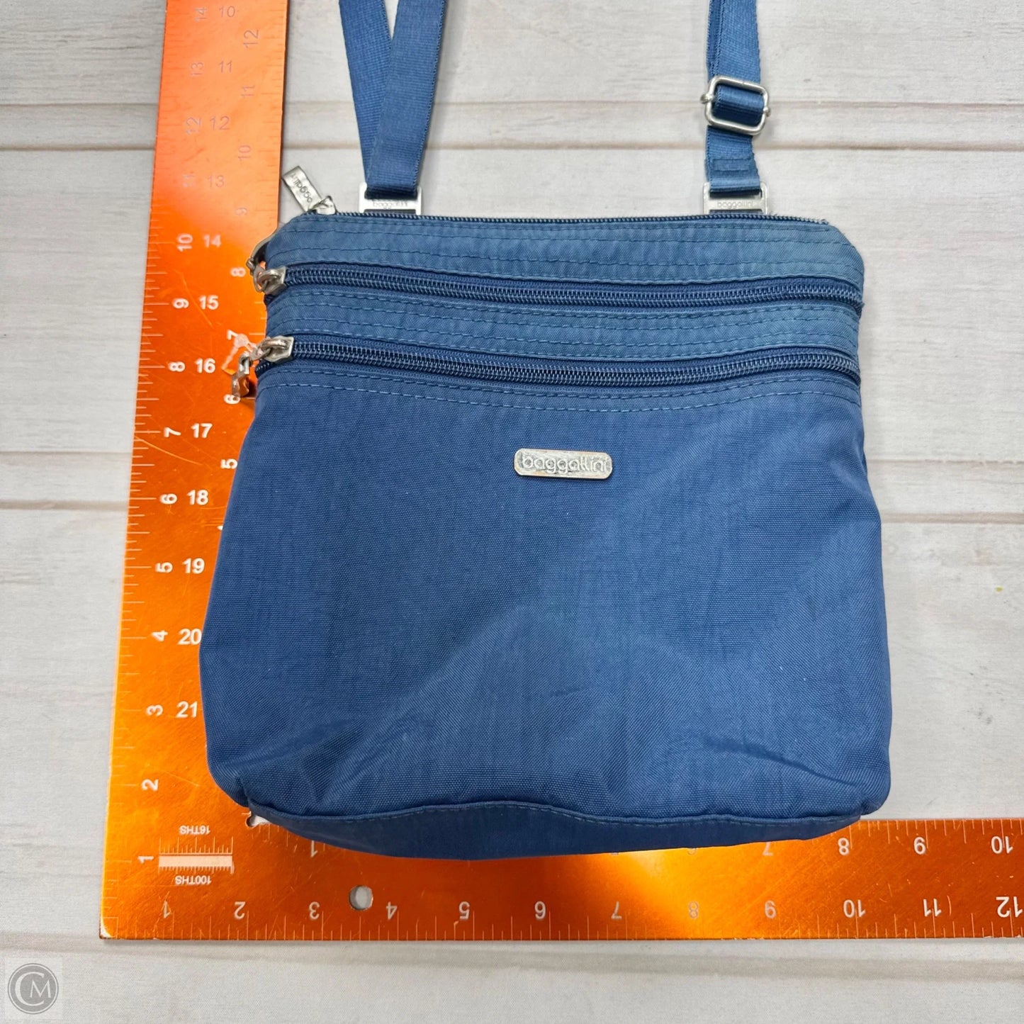 Crossbody By Baggallini, Size: Medium