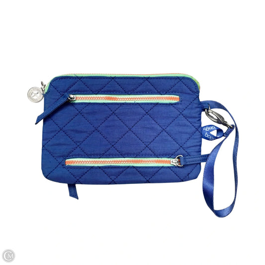 Wristlet By Baggallini, Size: Medium