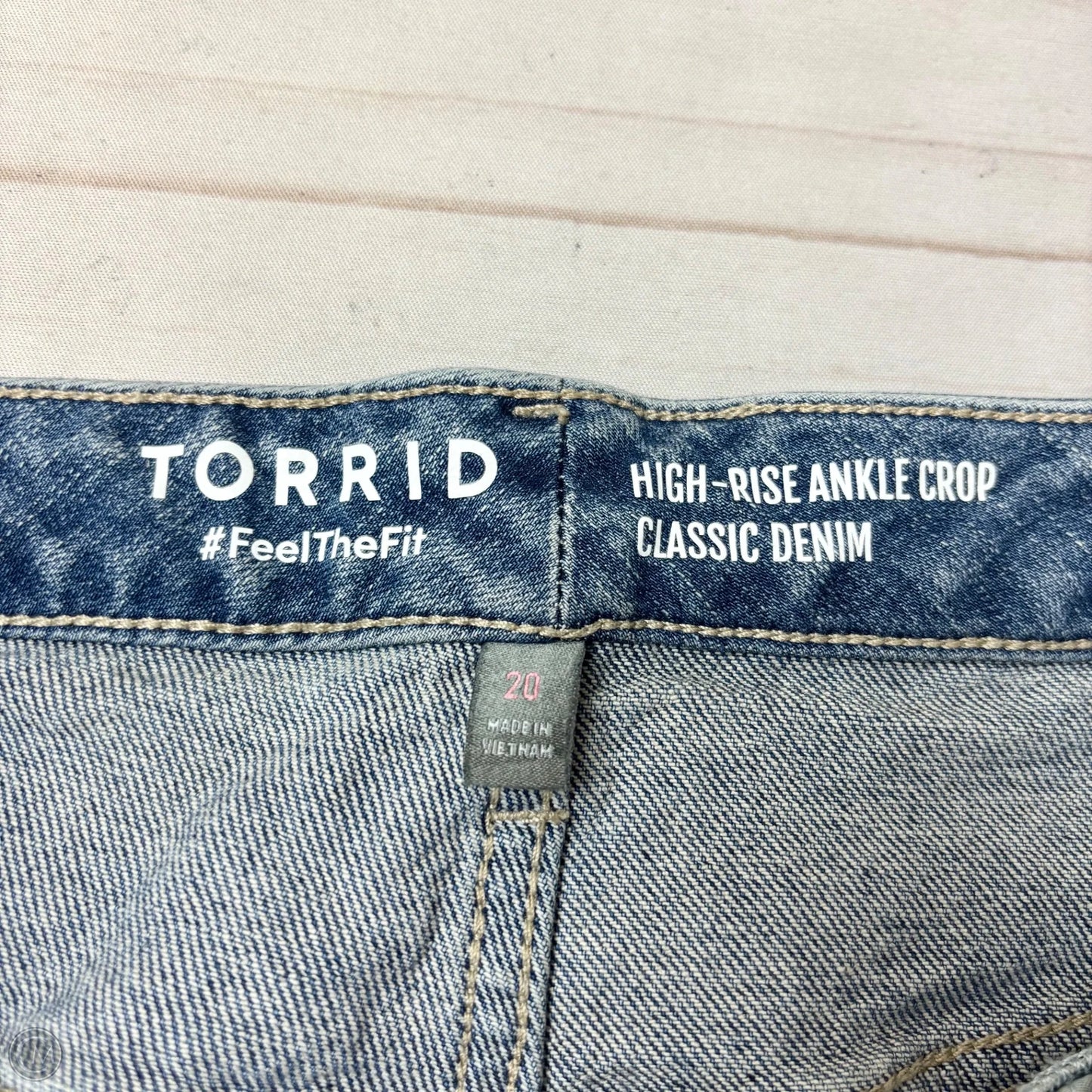 Jeans Cropped By Torrid In Blue Denim, Size: 20