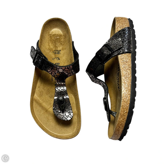 Sandals Flip Flops By Birkenstock In Black & Brown, Size: 5