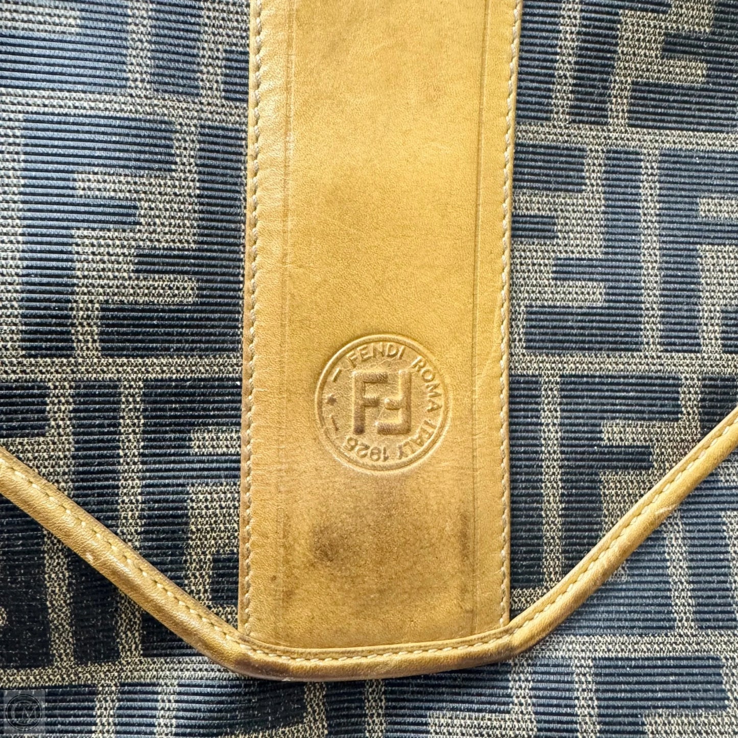 Crossbody Luxury Designer By Fendi, Size: Medium