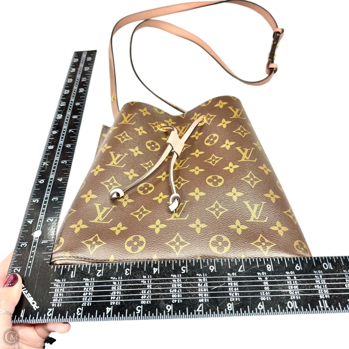 Handbag Luxury Designer By Louis Vuitton, Size: Medium