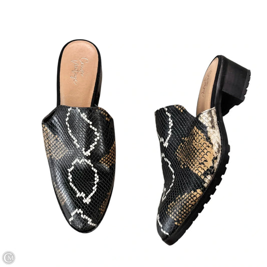 Shoes Flats By Crown Vintage In Animal Print, Size: 9