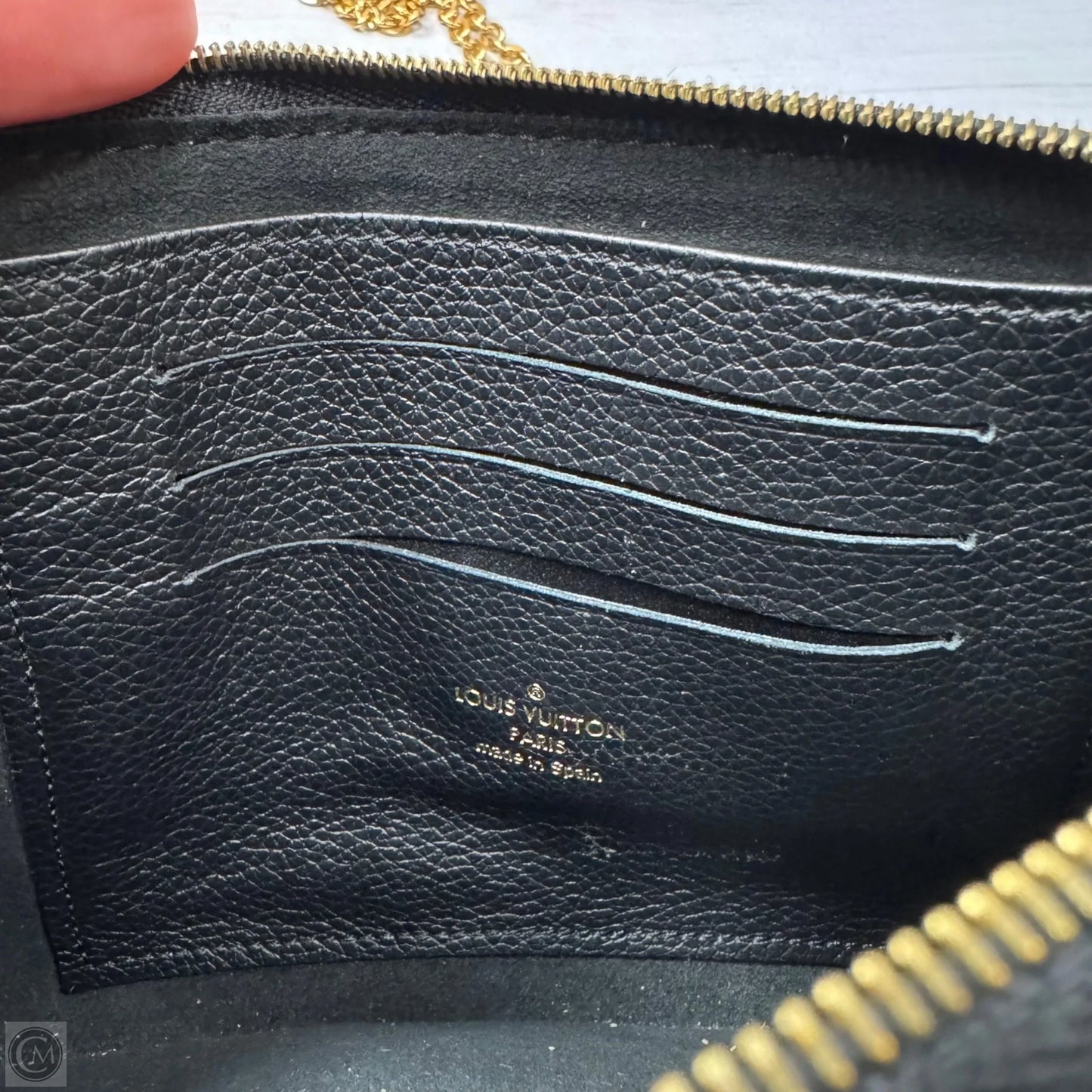 Crossbody Luxury Designer By Louis Vuitton, Size: Small