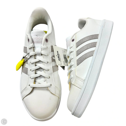 Shoes Sneakers By Adidas In White, Size: 9