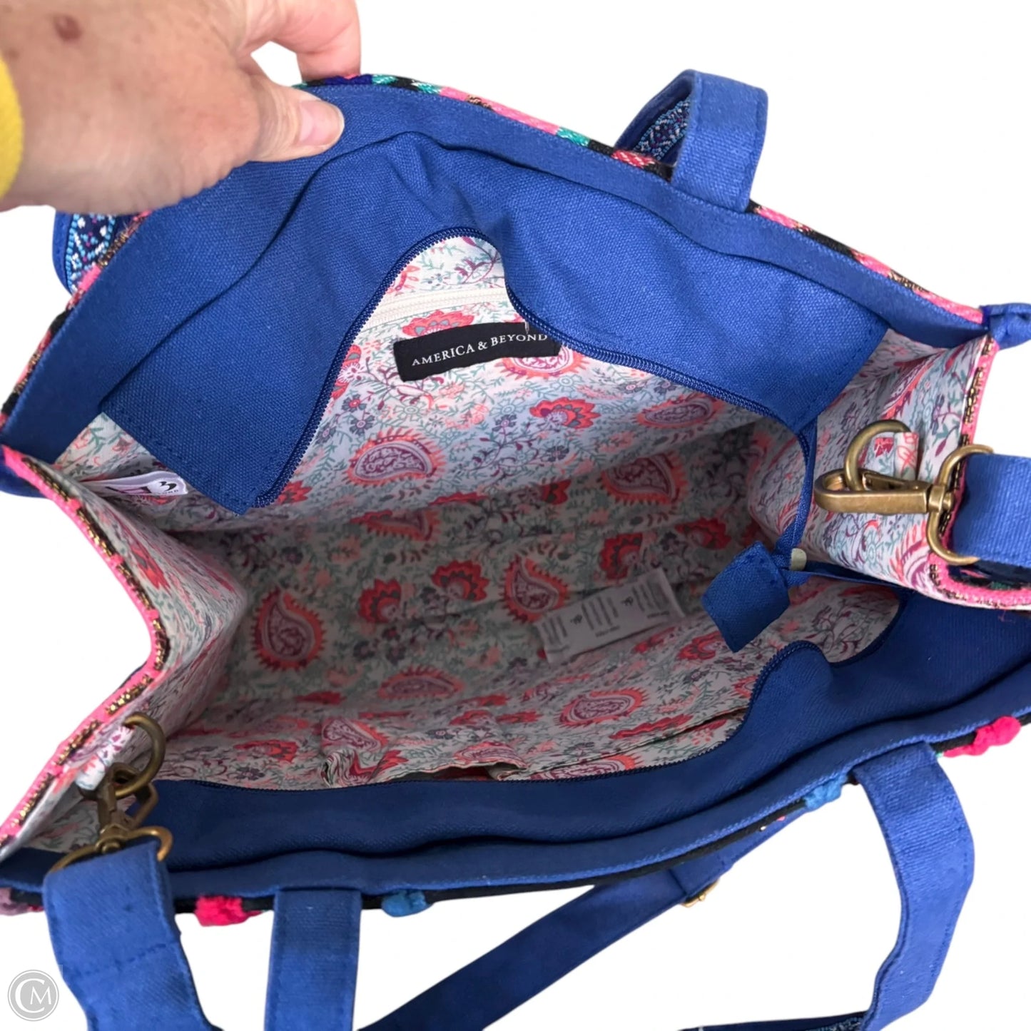 Tote By America and Beyond, Size: Medium